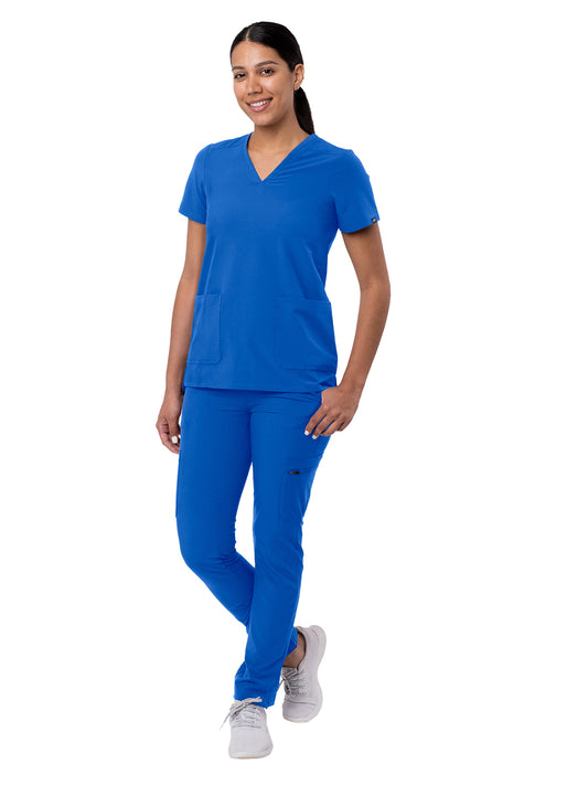 Women's Easy Movement Scrub Set