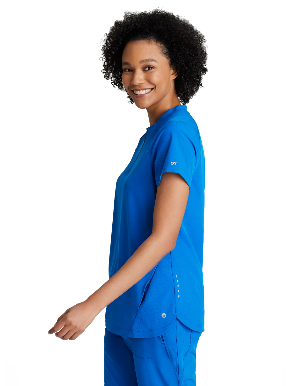 Women's 2 Pocket Banded Zip Collar Flux Scrub Top