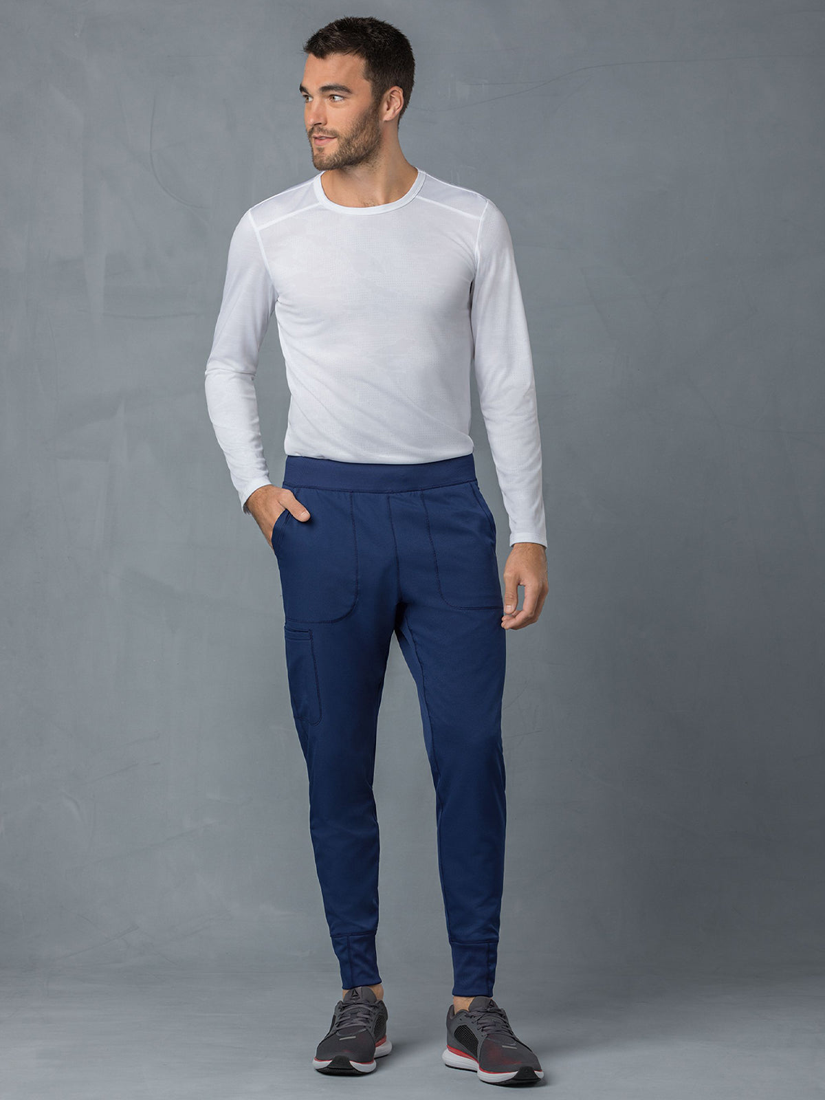 Men's 4-Pocket Tapered Leg Jogger Pant