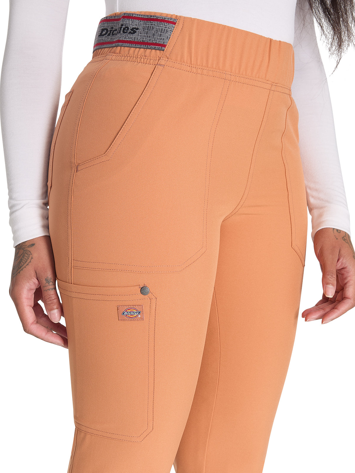 Women's 5-Pocket Tapered Leg Scrub Pant