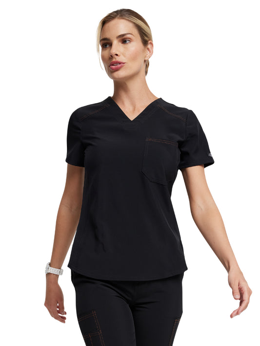 Women's Tuckable One Pocket V-Neck Top