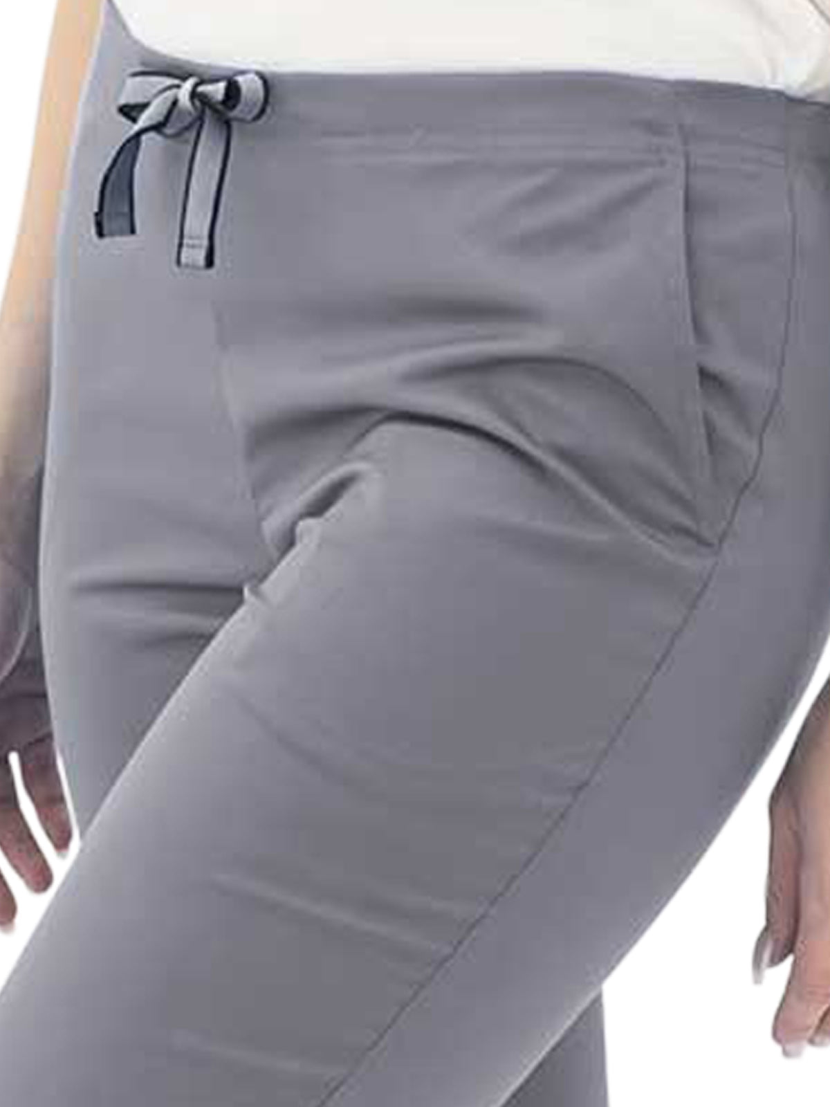 Women's 3-Pocket Front Flat Cargo Scrub Pant