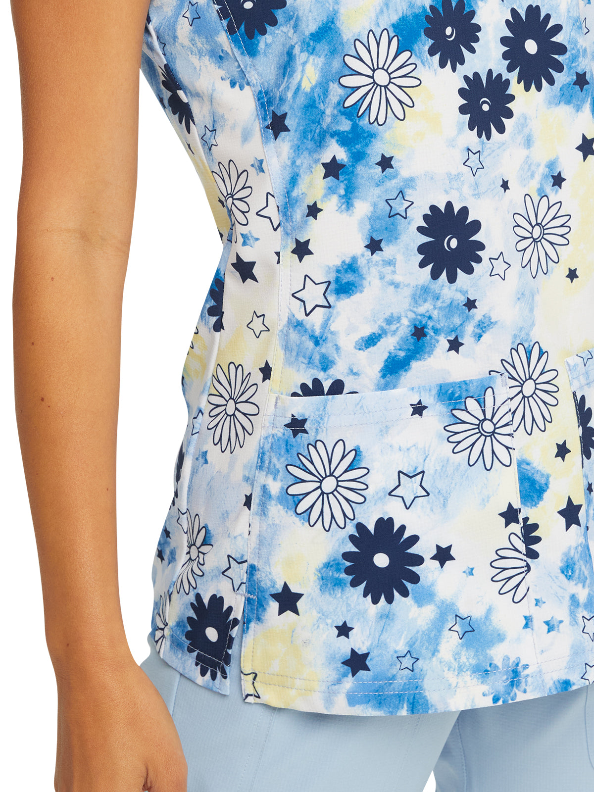 Women's V-Neck Print Top in Daisy Spirit